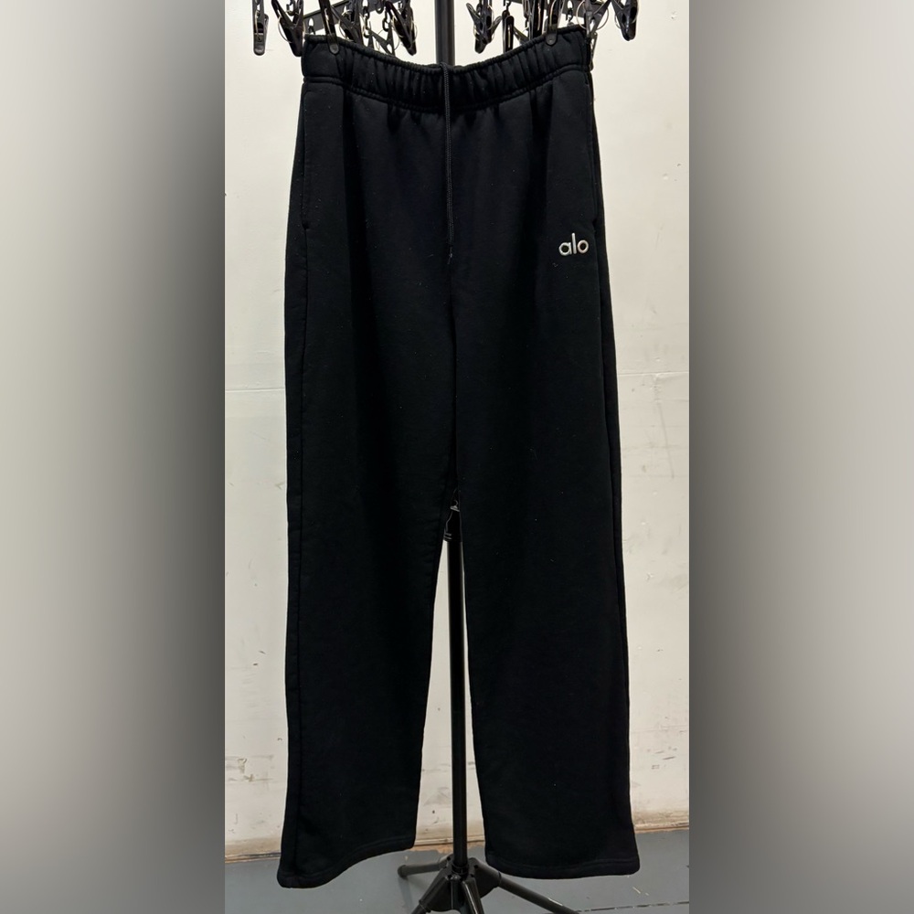 ALO Yoga Men’s Black Sweatpants